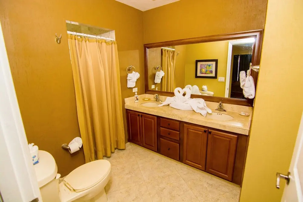 Bonita 703 - 3 Br Condo