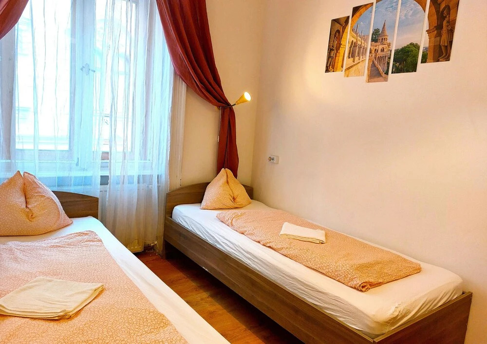 GoodMo Budapest Smart Rooms