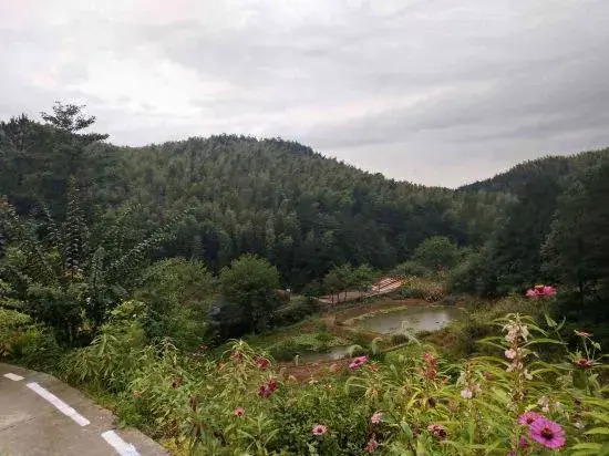Xiagu Renjia Hostel