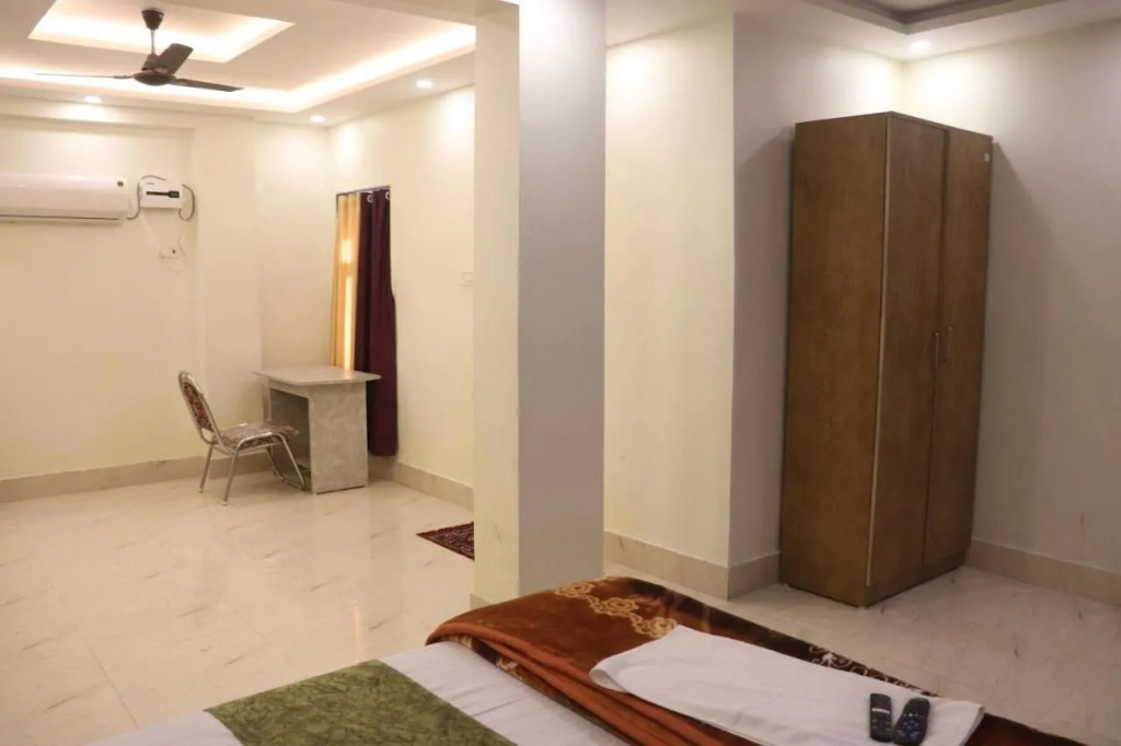 FabHotel Bodhi Vihar