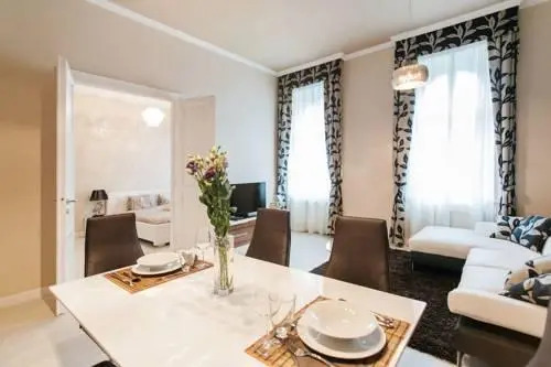 Parliament Luxury Apartment