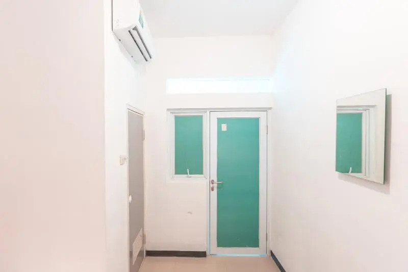 J&B Room Utan Kayu