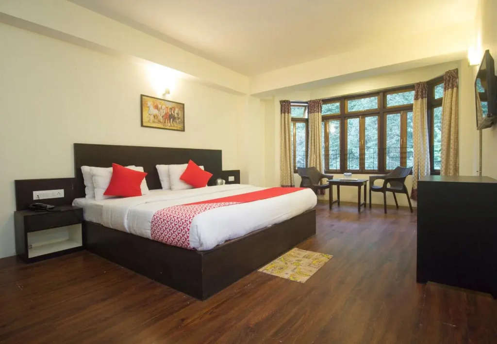 Taktse Continental by OYO Rooms