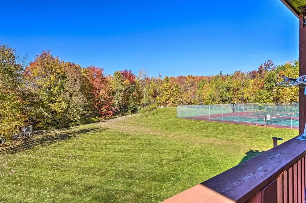 Comfortable Dover Apartment: Walk to Mt Snow!
