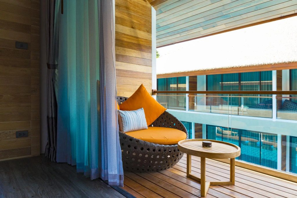 AKIRA Lipe Resort