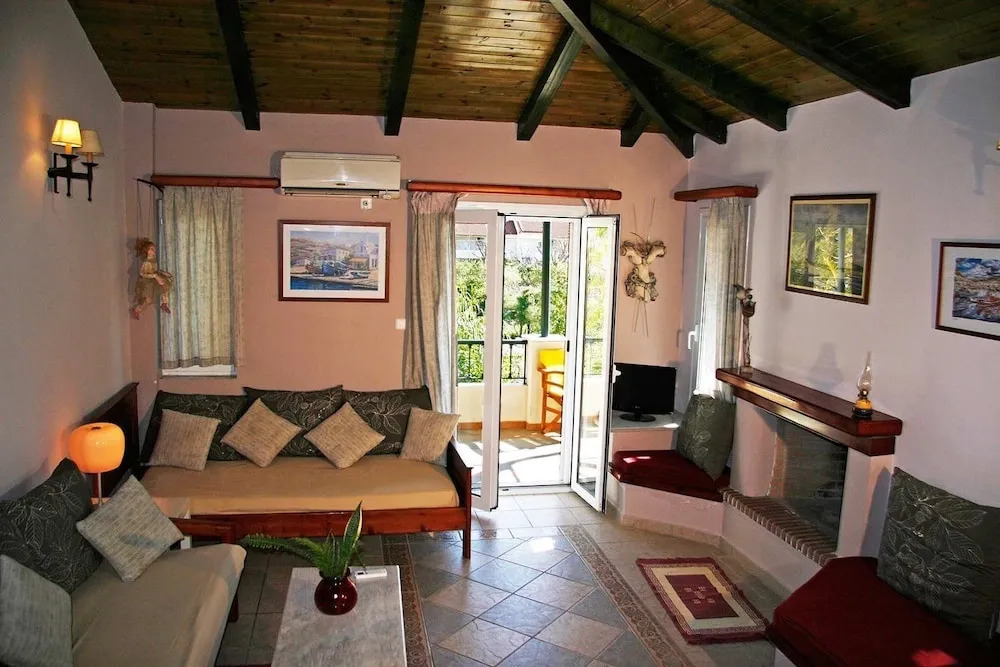 Sunny Garden Aparthotel