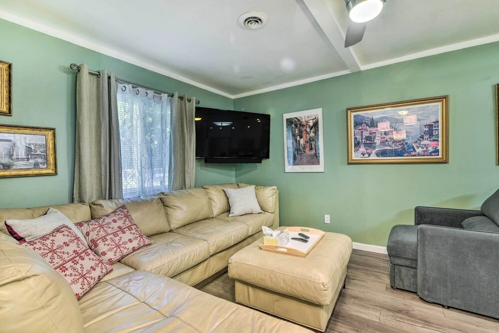 Pet-friendly Taylor Home w/ Backyard Oasis!