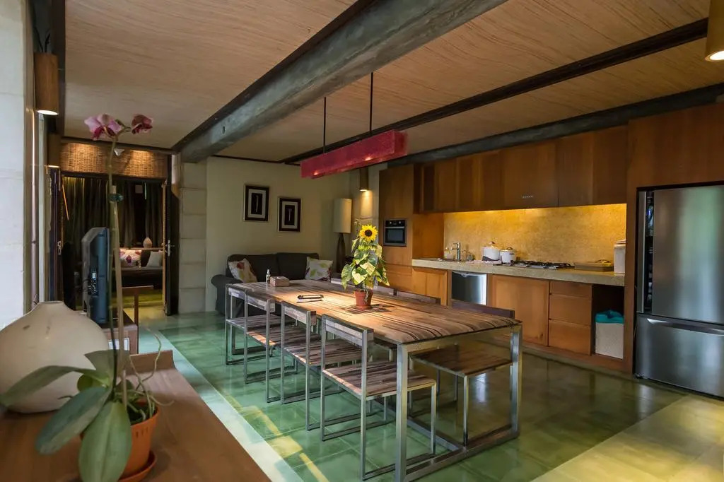 Casabrina Vacation Villas