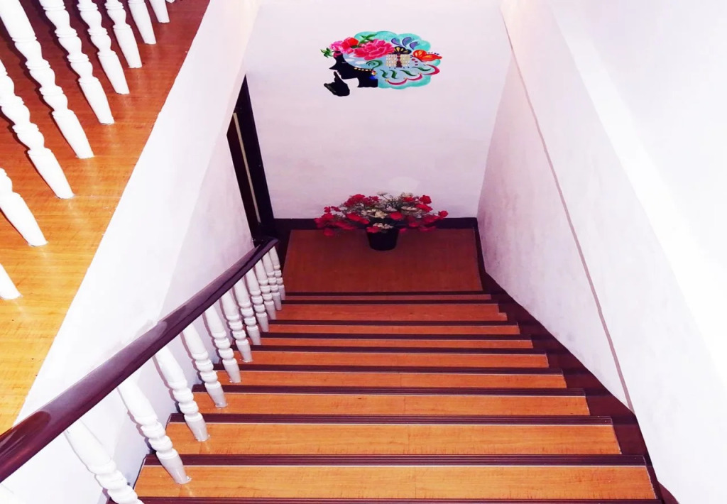 Big Bear Hostel