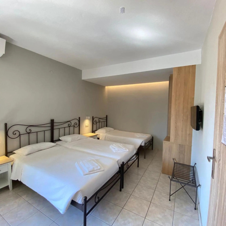 Louvre Hotel
