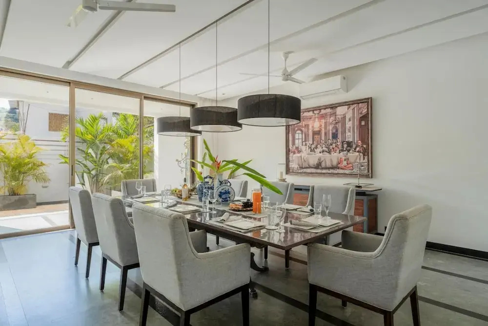 Lux 4bhk w Elevated Pool 3km to Beach Lazy Duck