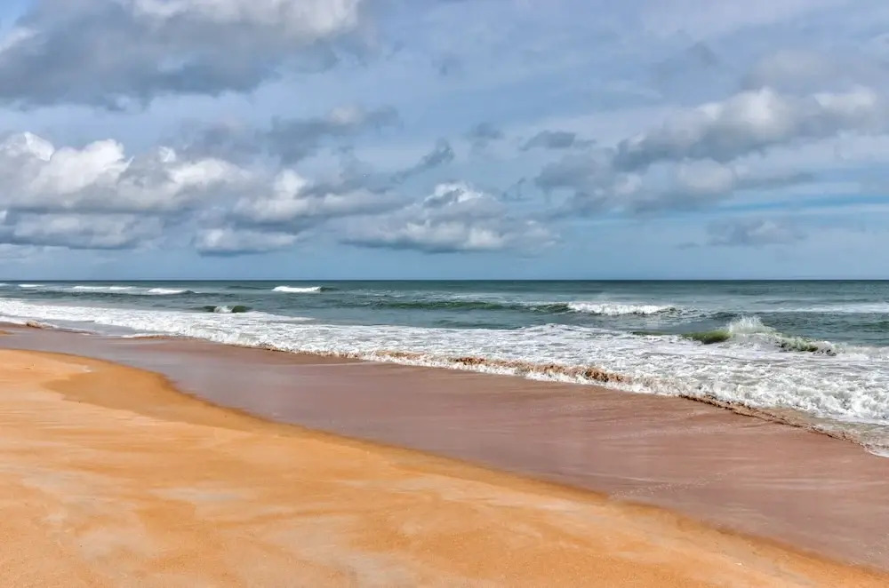 Sunny Ormond Beach SOB Condo, Pool, No Drive Beach