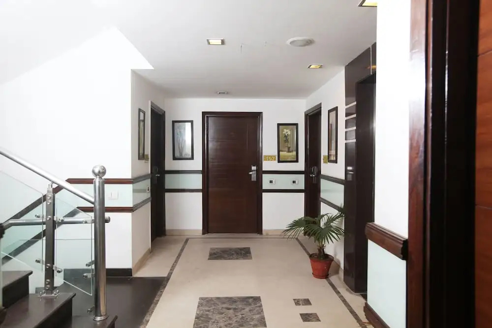 OYO 383 Hotel Divine Paradise