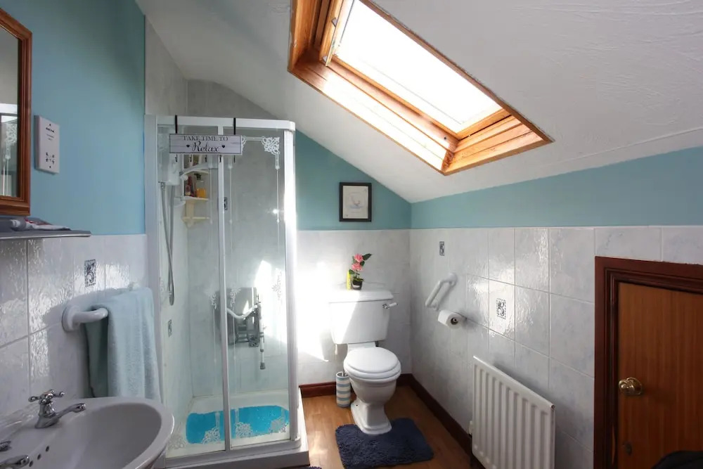 Antrim Heights B&B Panoramic Views & Free Parking
