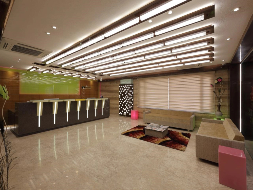 HOTEL THE LOTUS PARK