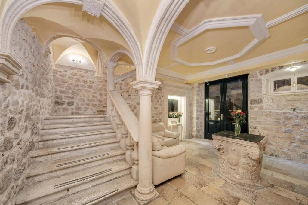Deluxe suites More