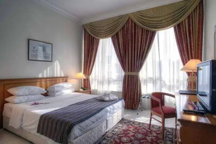 Al Diar Palm Suites Hotel