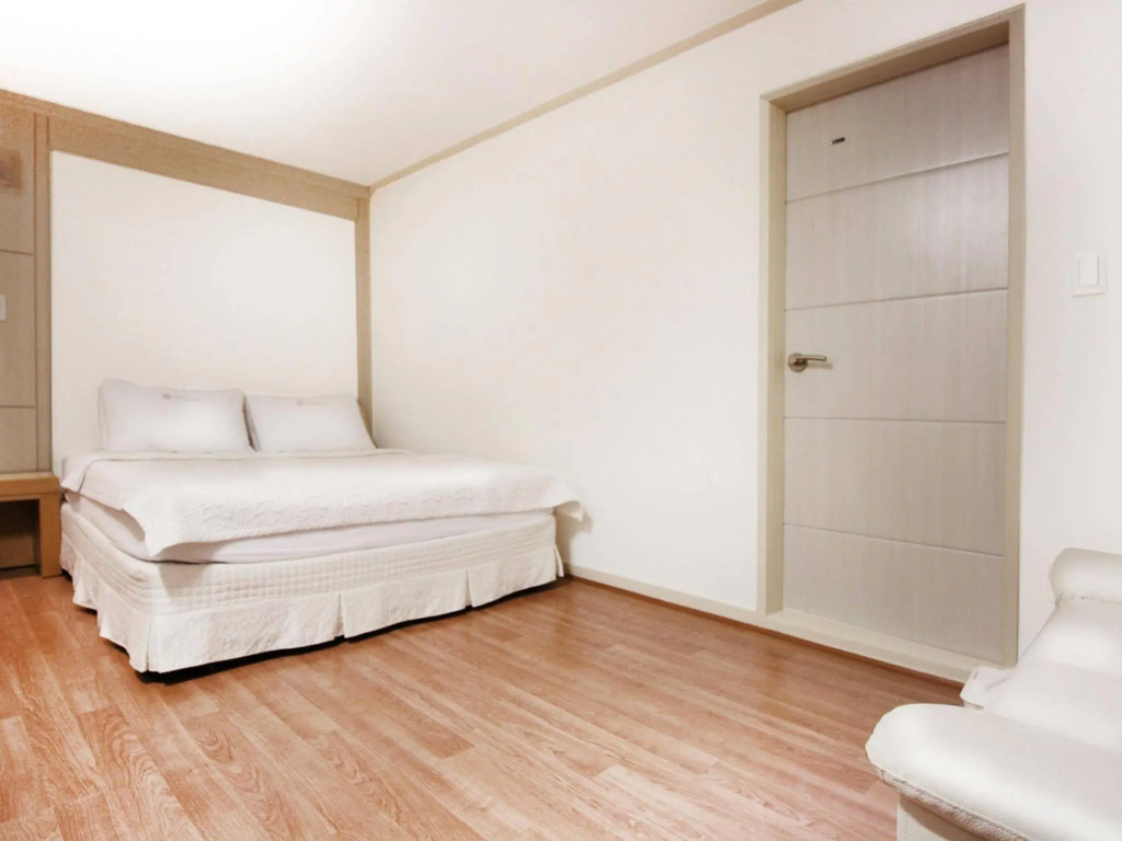 Orange Hotel