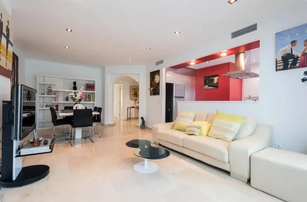 Charming 2 Bedroom Trocadero Arena area
