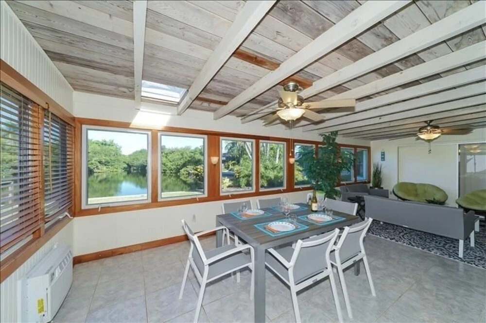 Beach N Lake - 3 Br Home