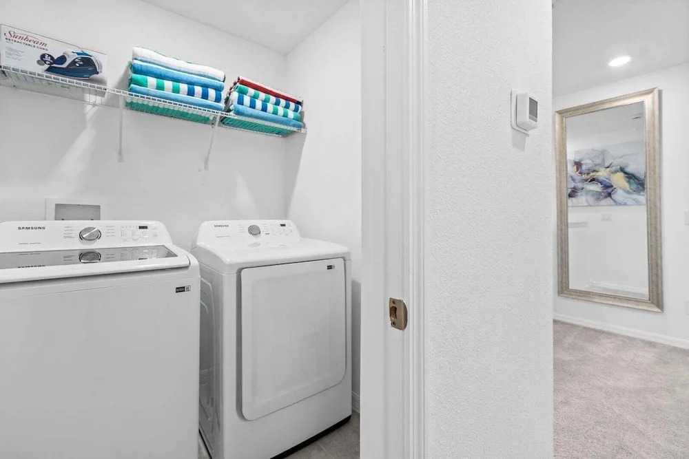 Villa 3 BR, 2.5 BA Sleeps 8