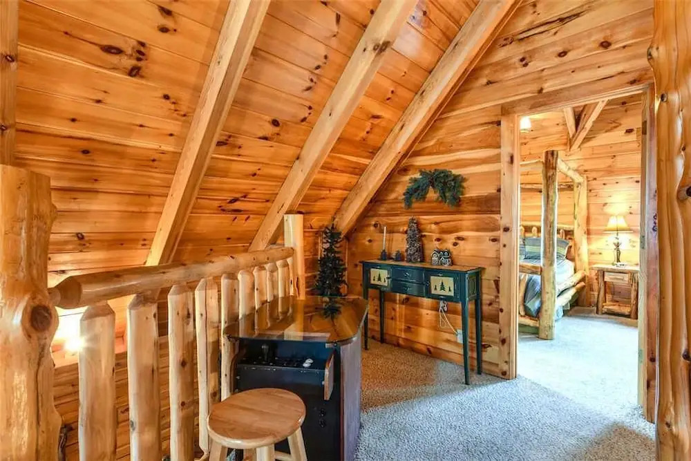 UnFirgettable 2 Bedroom Home with Hot Tub