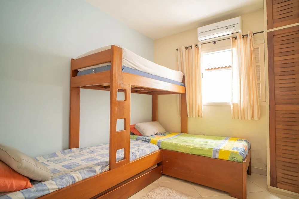 Linda casa no condomínio Morada da Praia