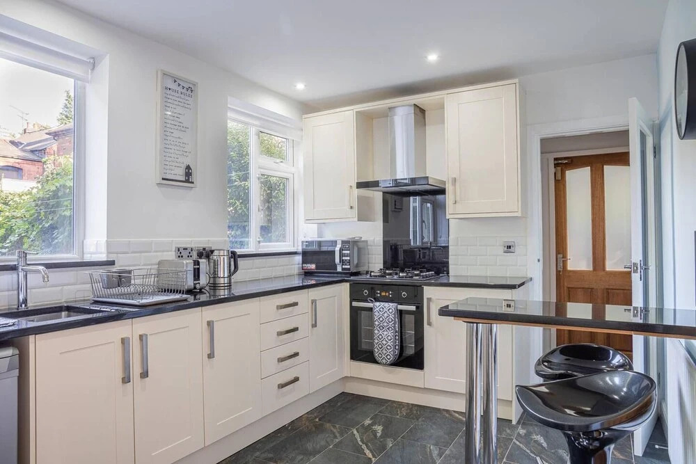 Beautiful Spacious Detached Home in Great Location