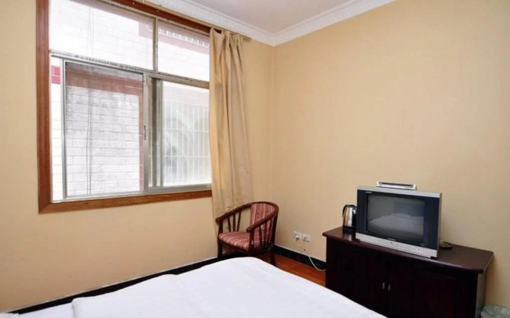Qujing Yinshan Inn