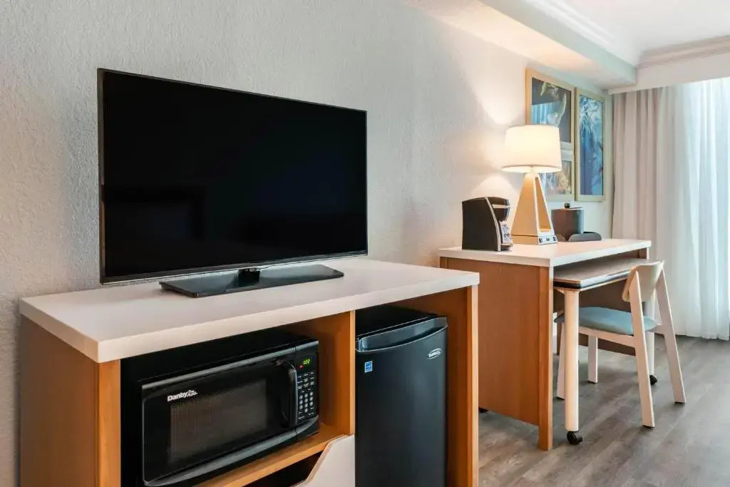 Dolphin Sands Clearwater Beach, an Ascend Collection Hotel