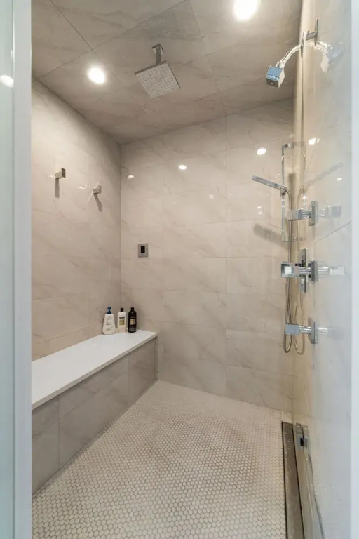 Stunning 5BR Home With 2 Rooftops Sauna Hot Tub