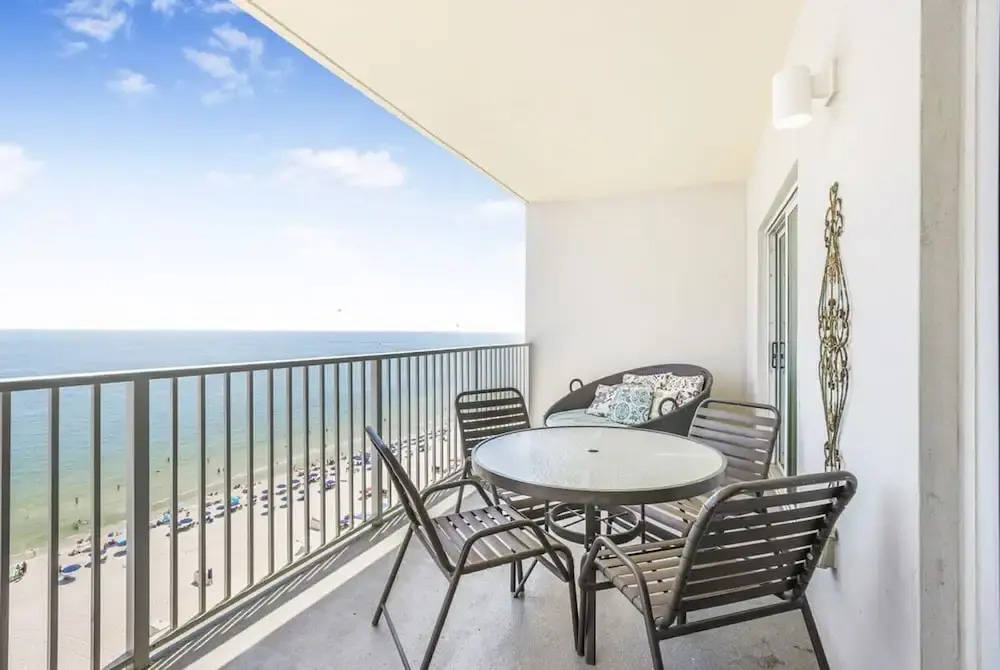 Seawind 1208 Beach Front Zero Entry Pool