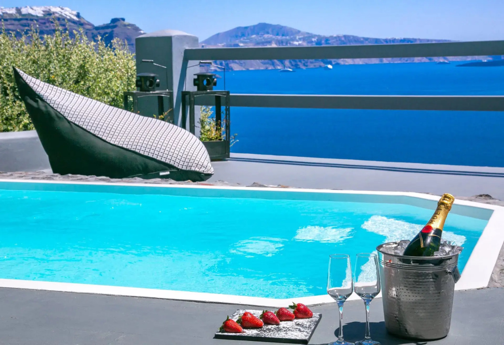 Luxury Heavens Santorini