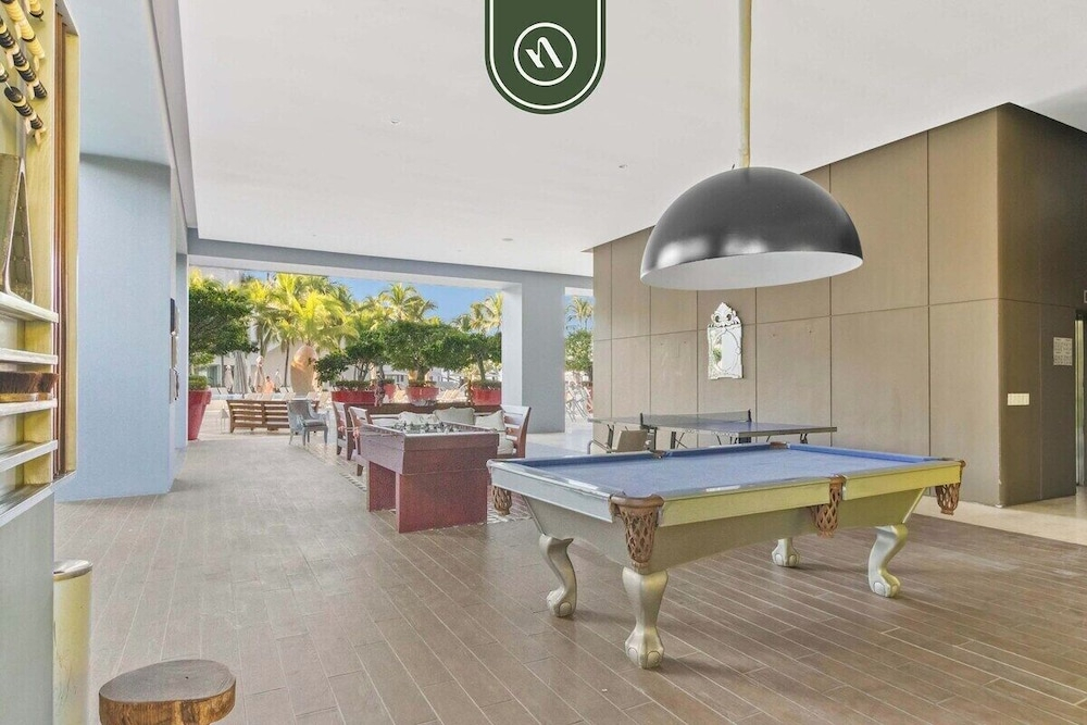 Beachfront 1 BR Condo With Multiple Pools - Gym