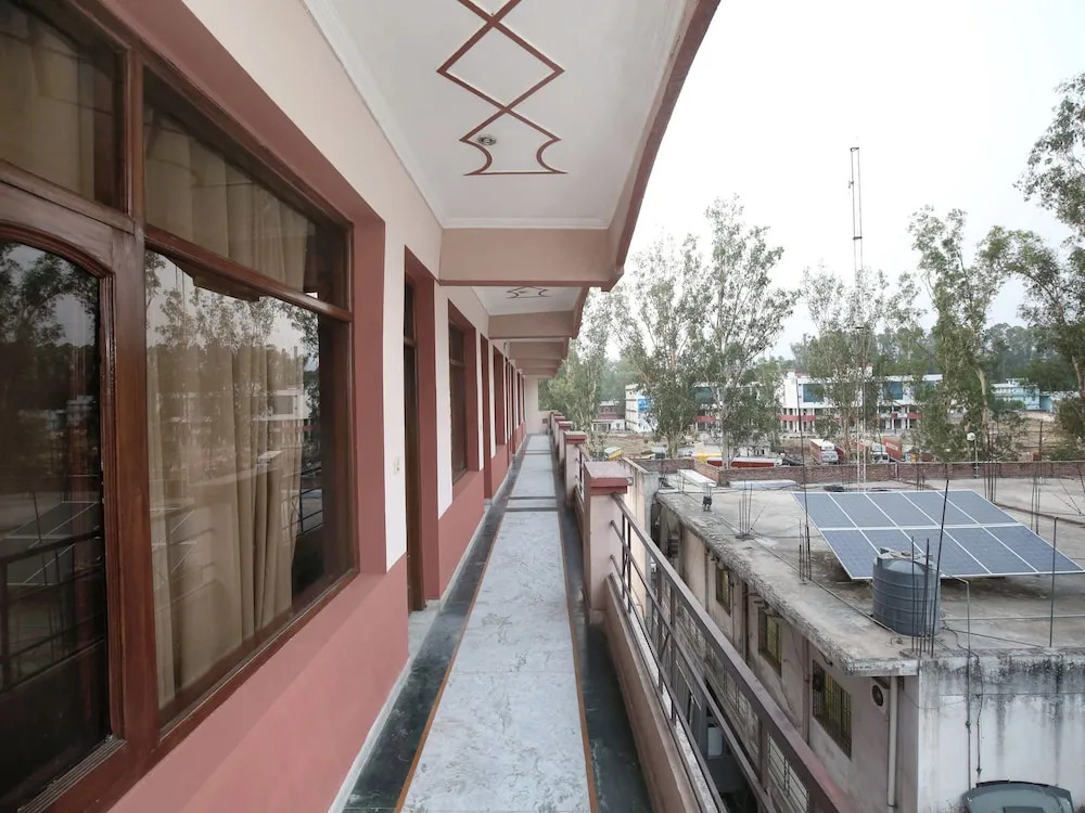 OYO 17381 Hotel City Look