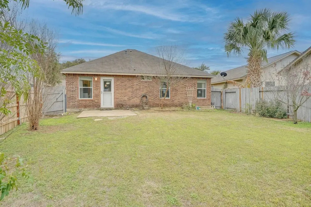 Stylish Family Home: 3 Mi to Seaworld San Antonio!