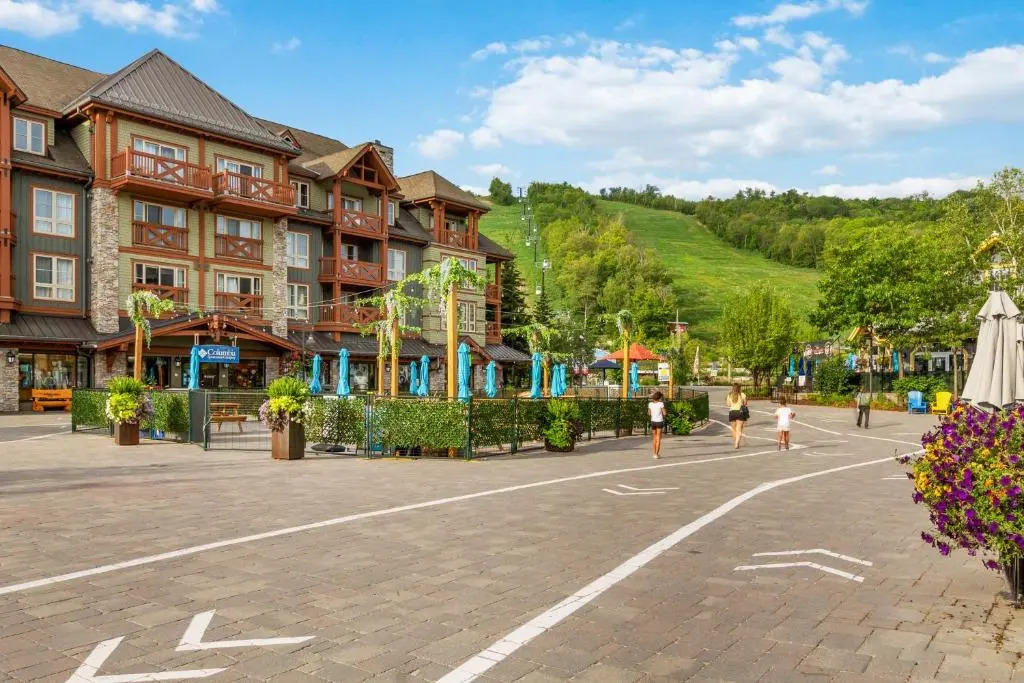 Blue Mountain, 3 Bedroom, Slopeside, Chateau Ridge 212