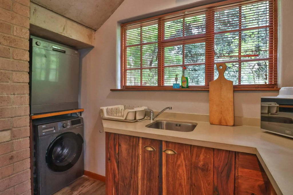 Self catering, fully equipped, 2 storey cottage.