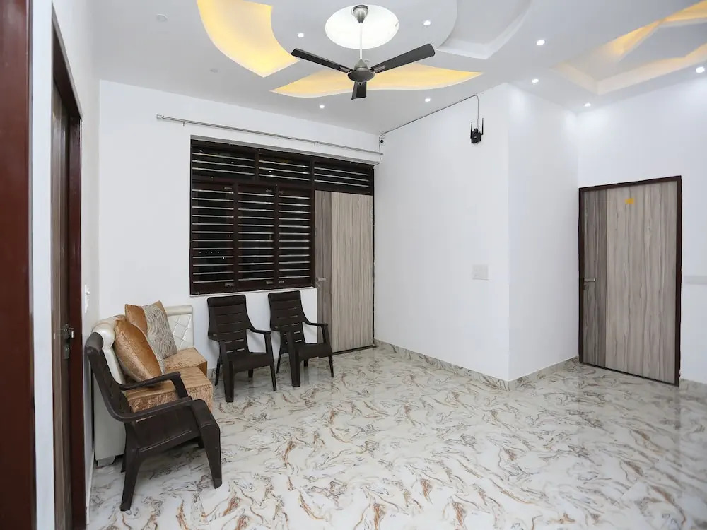 OYO 26628 Hotel Rest Palace