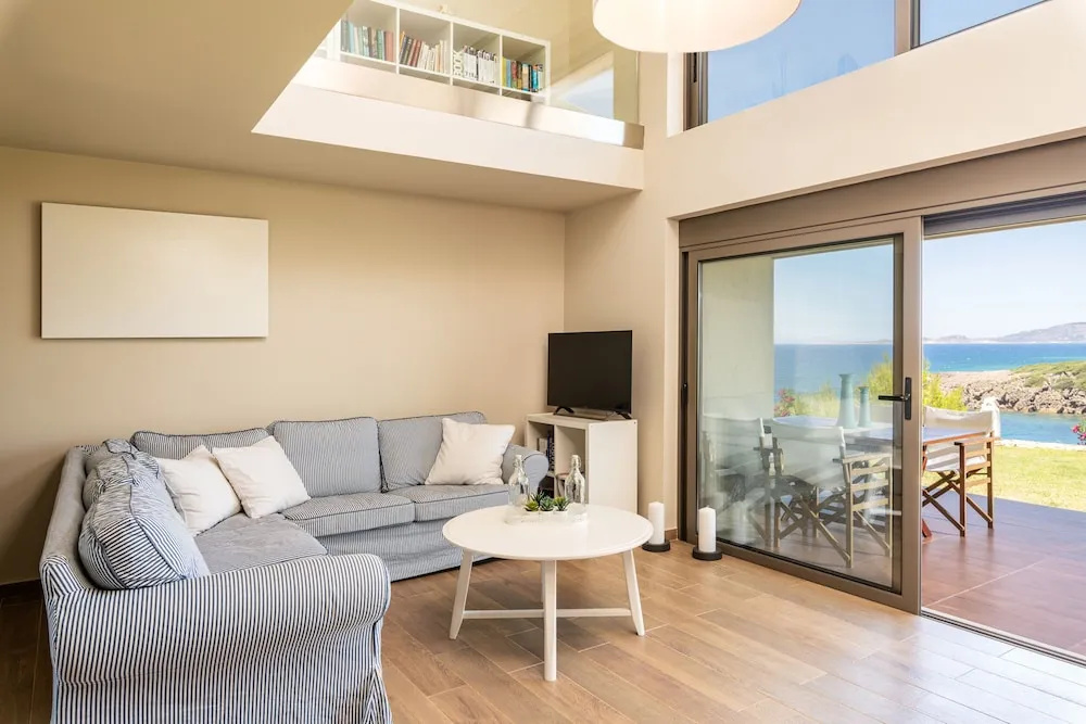 Villa Idyle-Luxury Beachfront Property