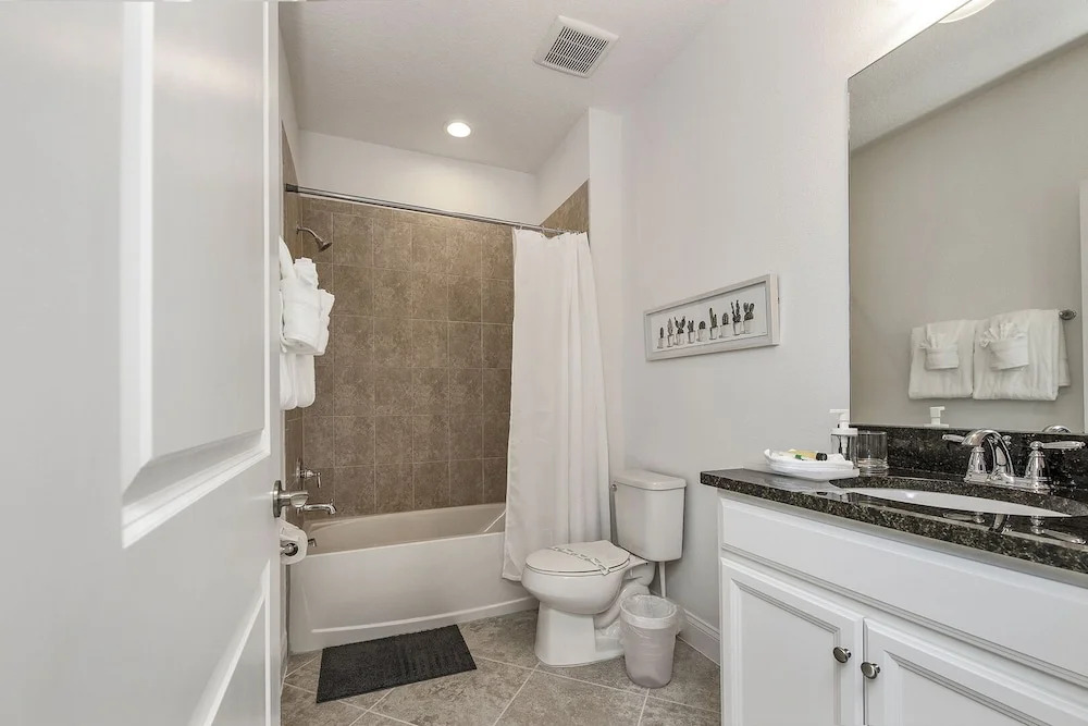 Amazing New 5 Bedroom 4.5 Bathroom Townhome with Private Pool