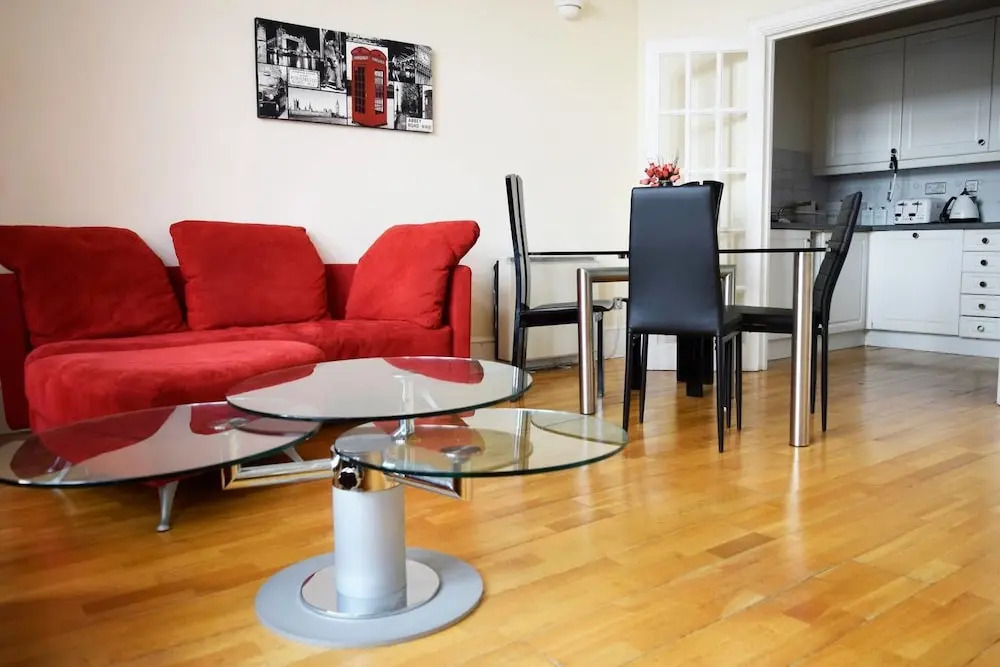 Grand 2 bed 2 Bath Home on Old Street Roundabout