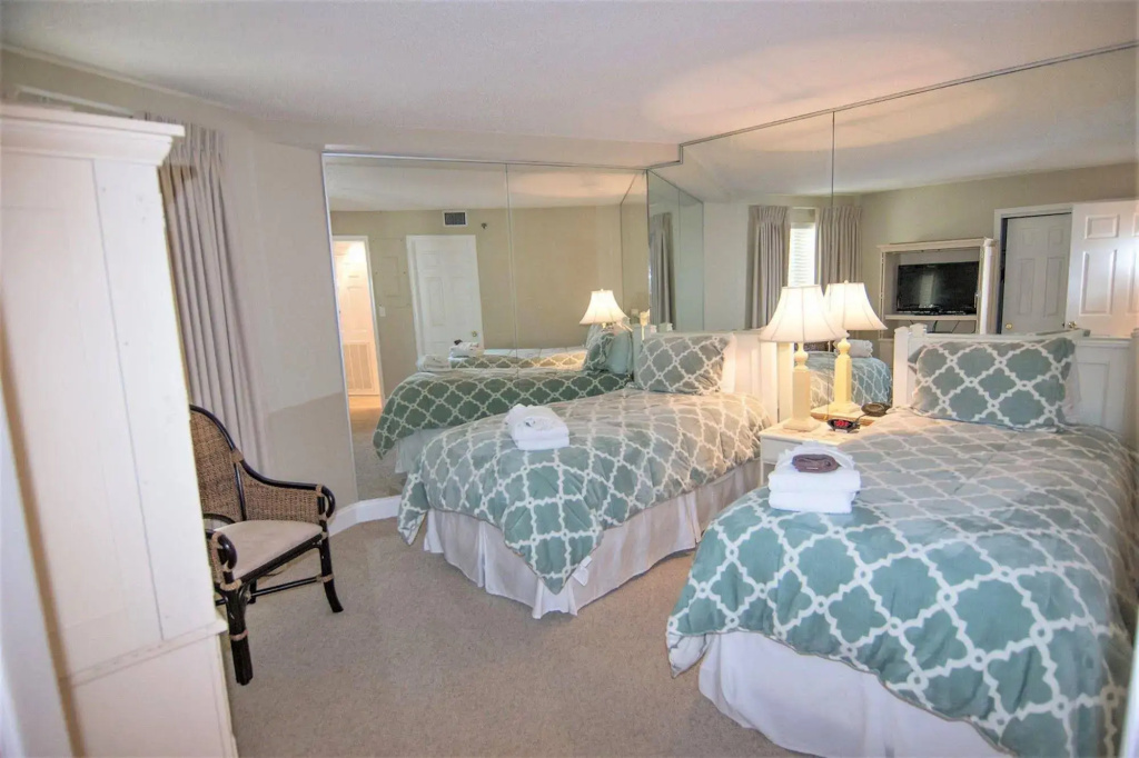 Beachside Towers at Sandestin by Panhandle Getaways
