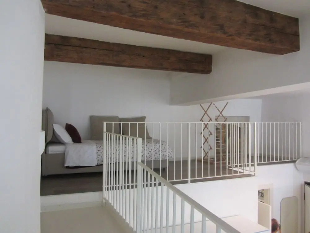 Garibaldi Luxury Home - Royal Solution
