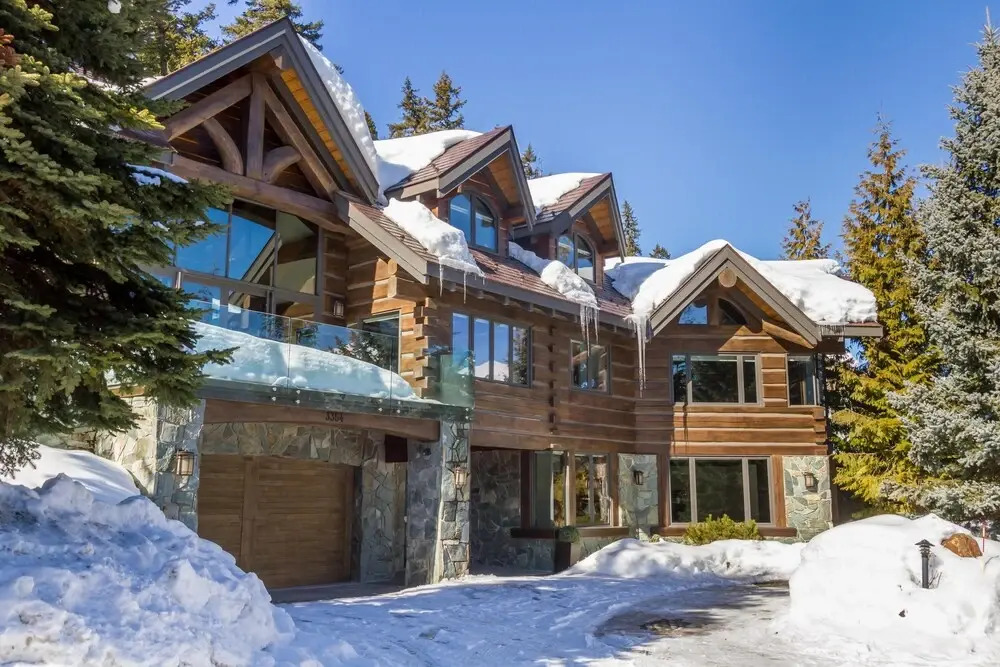 3354 Peak Drive