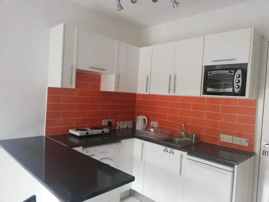 Cozy 1 bedroom apartment close to the beach