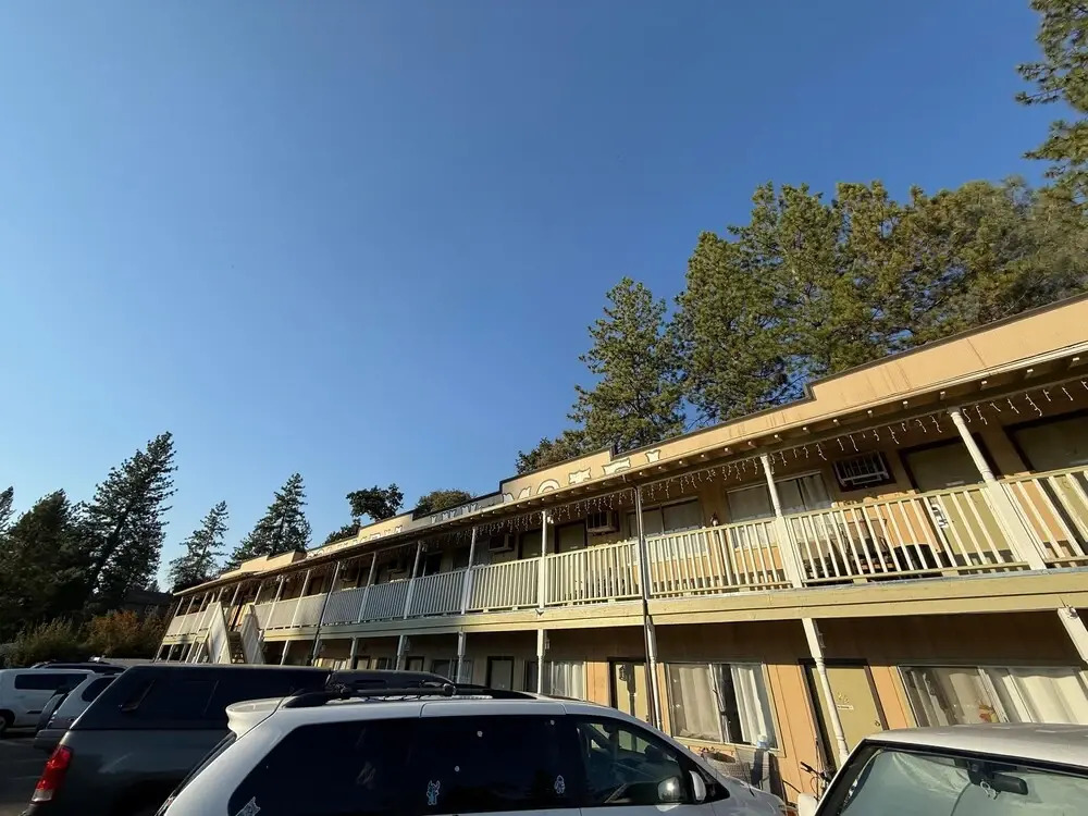 Columbia Inn Motel CA 49