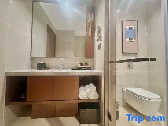 Wenyan Jianguo Hotel