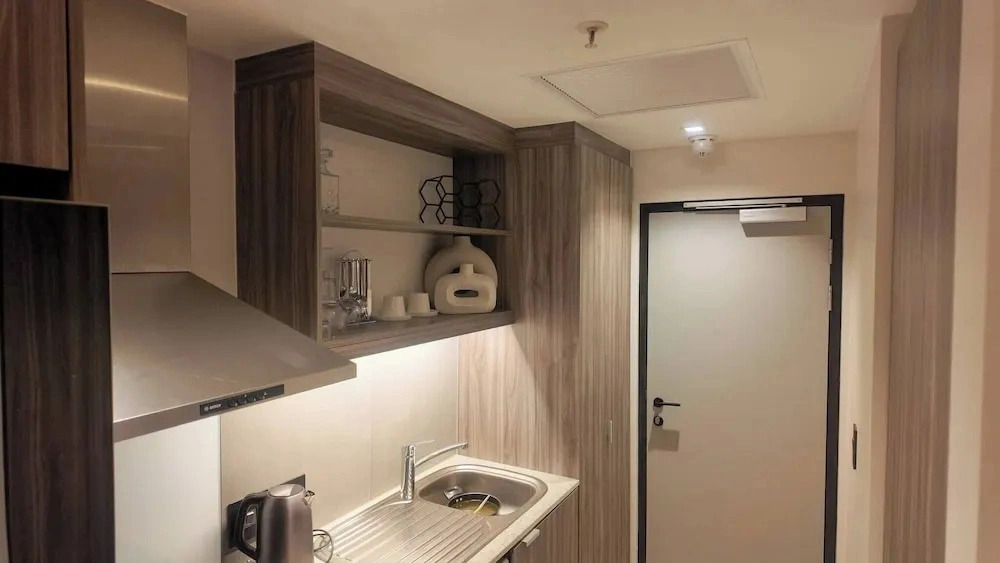 Stylish 1-br at Foreshore Place, Beach Access