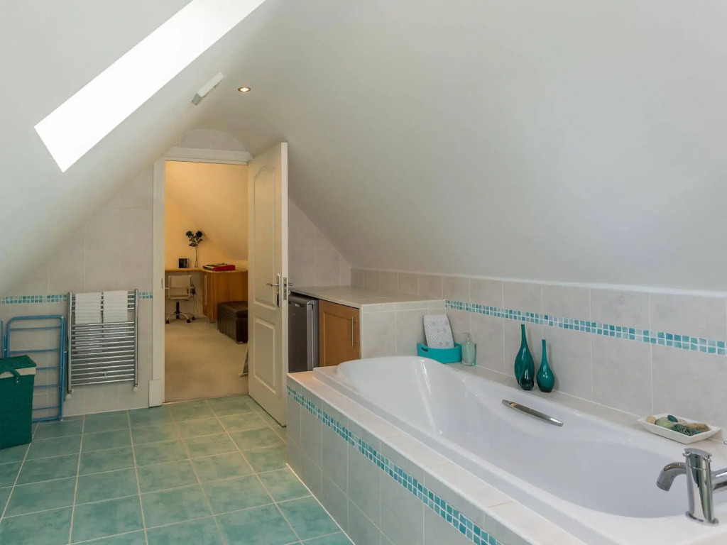 Quay Holidays - Canford Cliffs